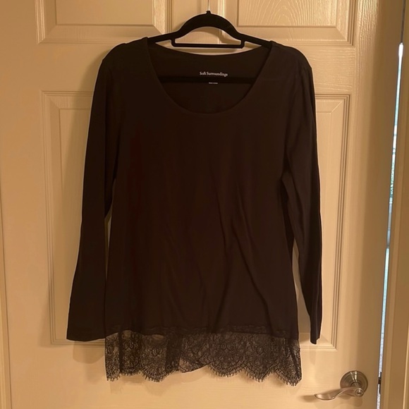 EUC long sleeve tee with lace hem - Picture 1 of 2